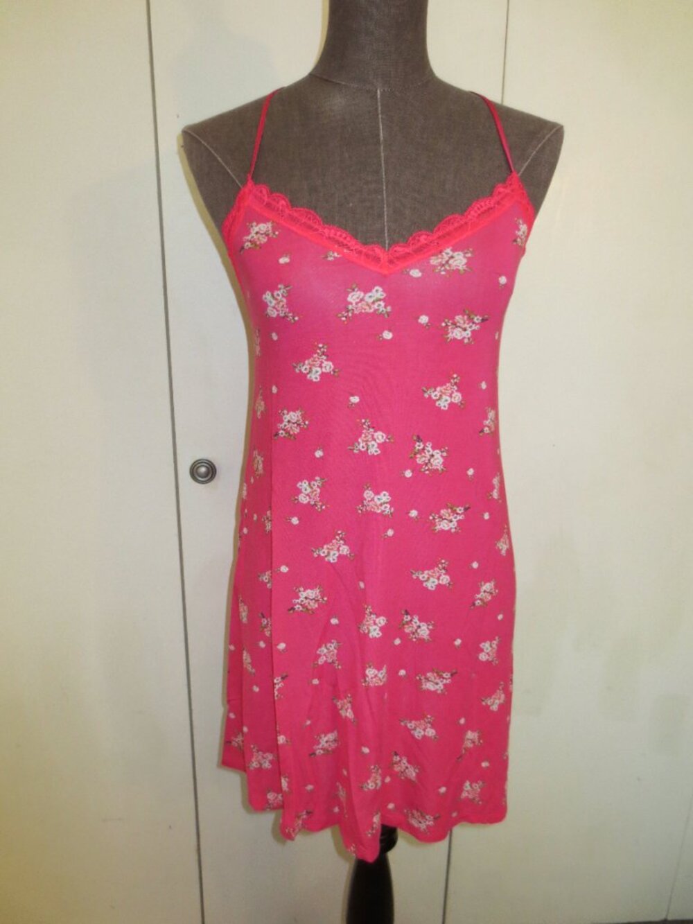 Victoria Secret Heavenly Chemise Nightie Nightgown Slip Lace Hot Pink Floral XS